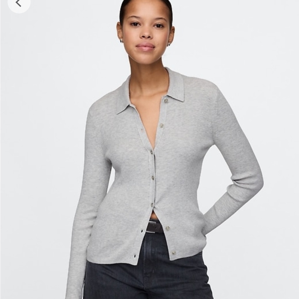Gap Women’s Gray Button-Up Cardigan